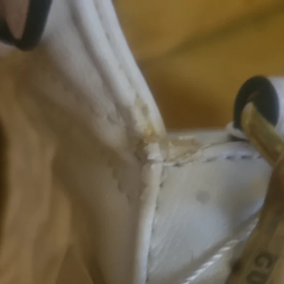 Gucci White GG Marmont Quilted Shoulder Bag - Picture 14 of 14